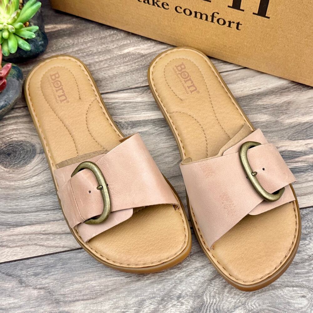 NIB Born Miarra 7M 37-38 Leather Big Buckle Slide Flat Sandals Blush